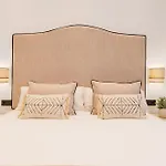 New Design Apartment - Private Patio - Gallos 2